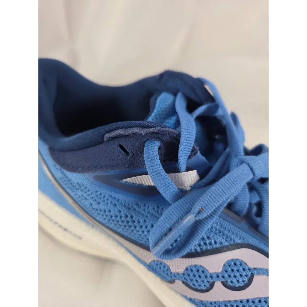 Saucony Women's Triumph 21 running shoes Bluelight/Mauve colorway Size 7.5
